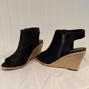 Chic Woven Platform black suade Sandals